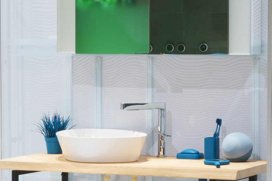 Smart-Home-Systeme im Badezimmer mit rl40 VC auch über Sprachsteuerung